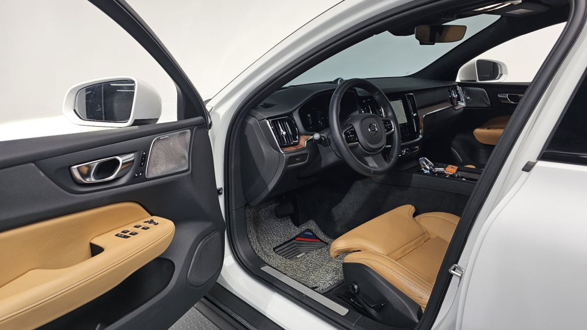 Volvo V60, 2024 — фото 10 из 12