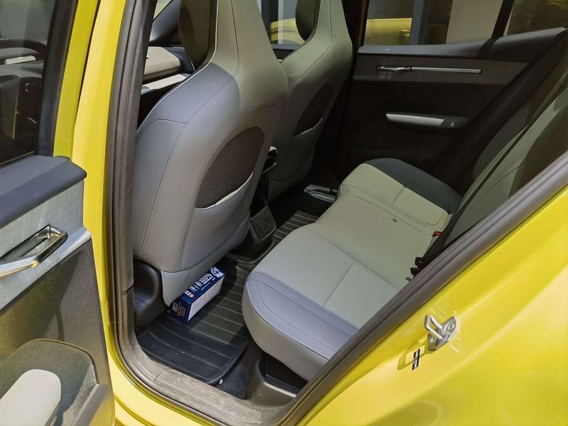 Volvo EX30, 2024 — фото 8 из 11