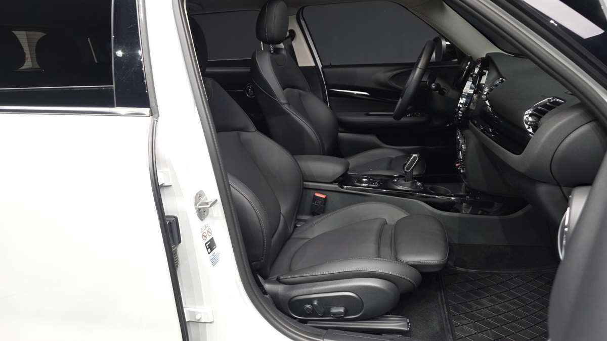 Mini Clubman, 2024 — фото 11 из 12