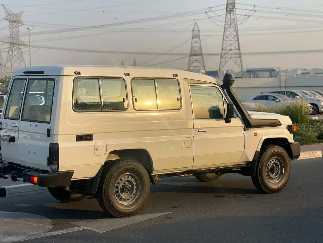 Toyota Land Cruiser 70 Series, 2026 — фото 2 из 10