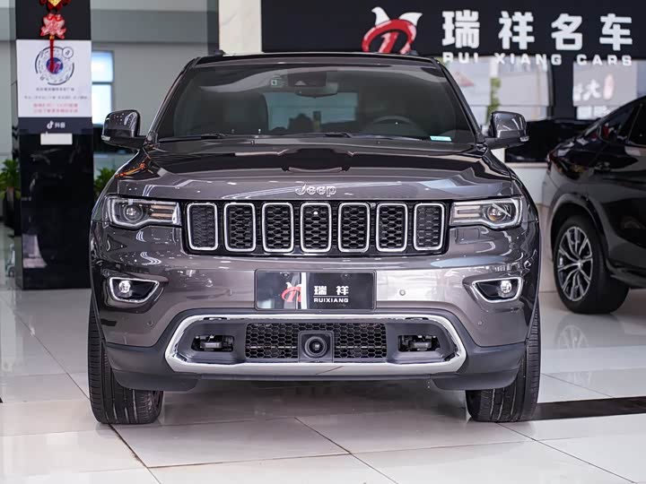 Jeep Grand Cherokee, 2022 — фото 2 из 3