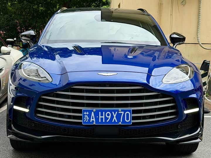 Aston Martin DBX, 2024 — фото 2 из 9