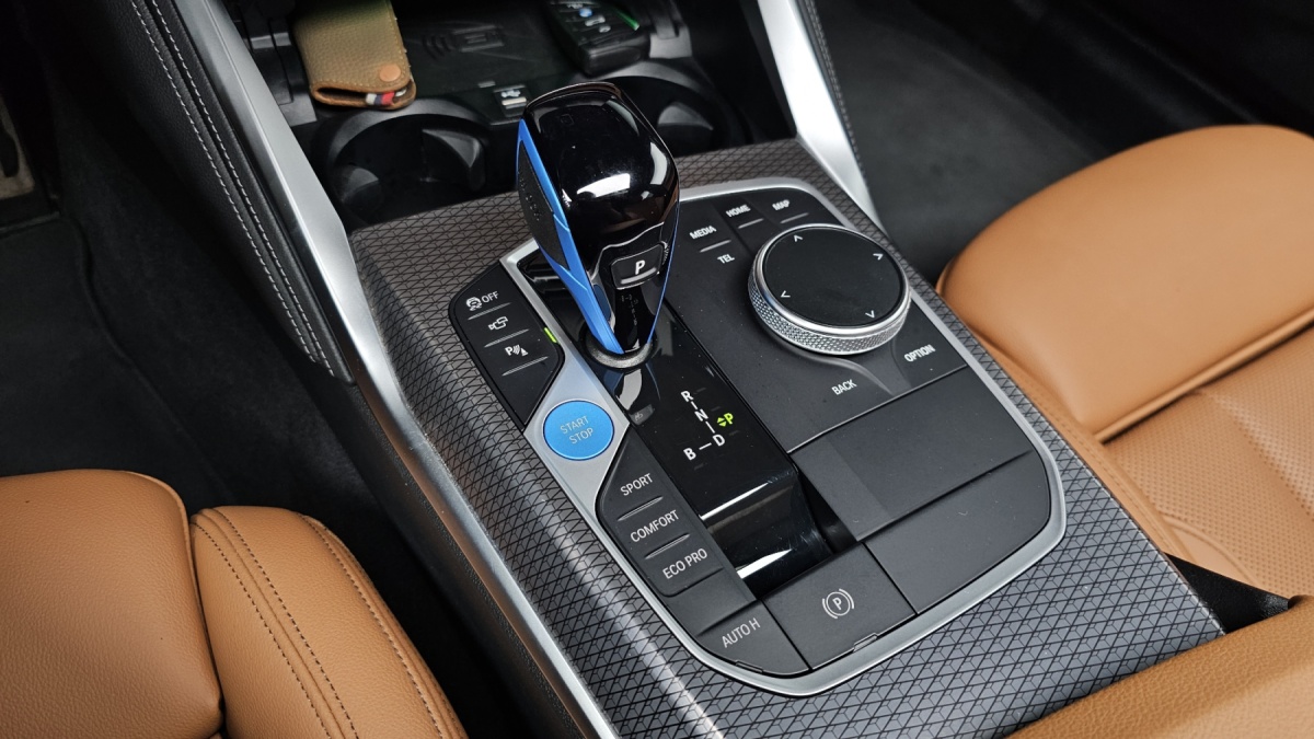 BMW i4, 2022 — фото 8 из 12
