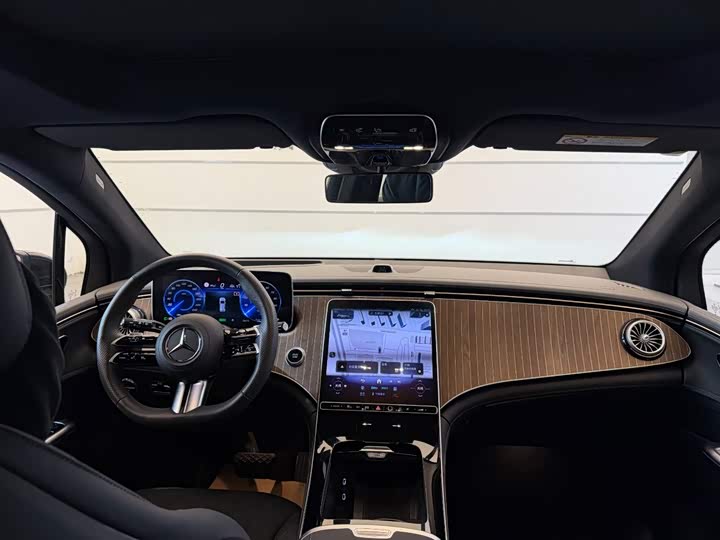 Mercedes-Benz EQE SUV, 2025 — фото 9 из 9