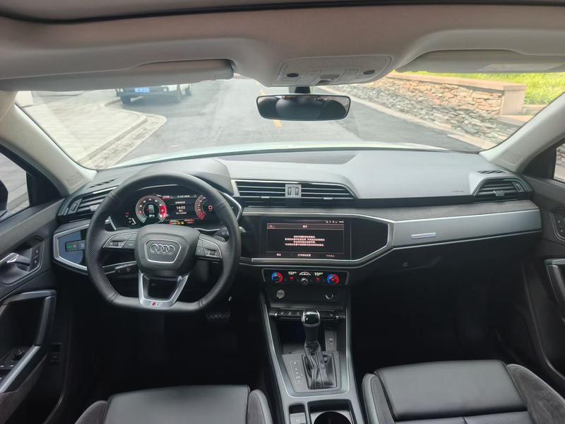 Audi Q3 Sportback, 2023 — фото 7 из 10