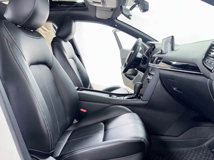Mazda CX-4, 2023 — фото 8 из 9