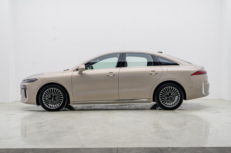 Roewe M7 DMH, 2025 — фото 4 из 12
