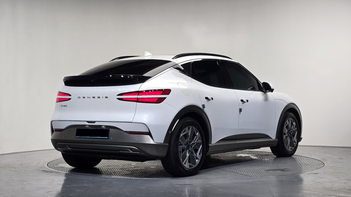 Genesis GV60, 2023 — фото 2 из 12