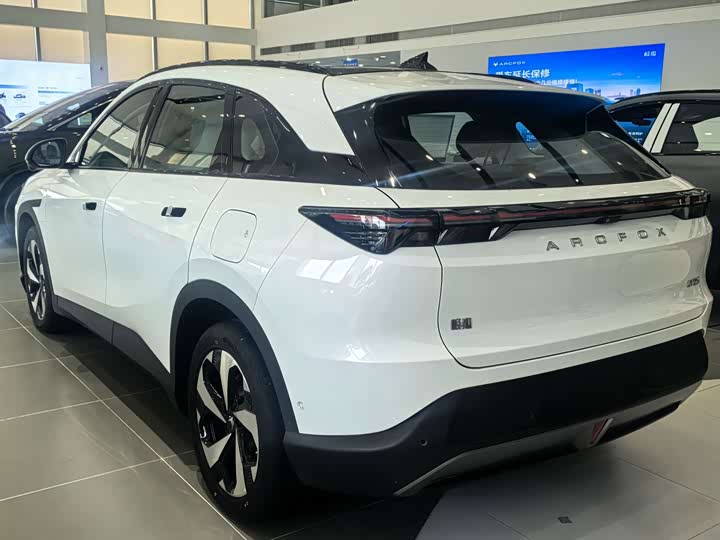 BAIC Arcfox Alpha T5, 2026 — фото 8 из 9