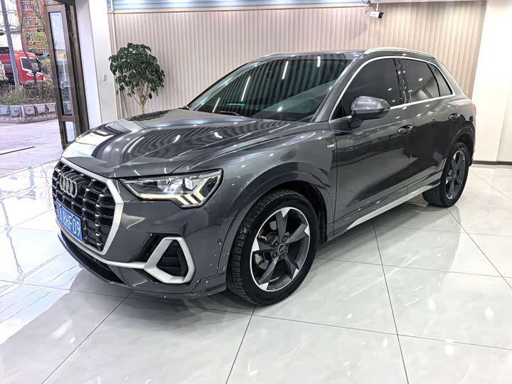 Audi Q3, 2023 — купить в Санкт-Петербурге под ключ