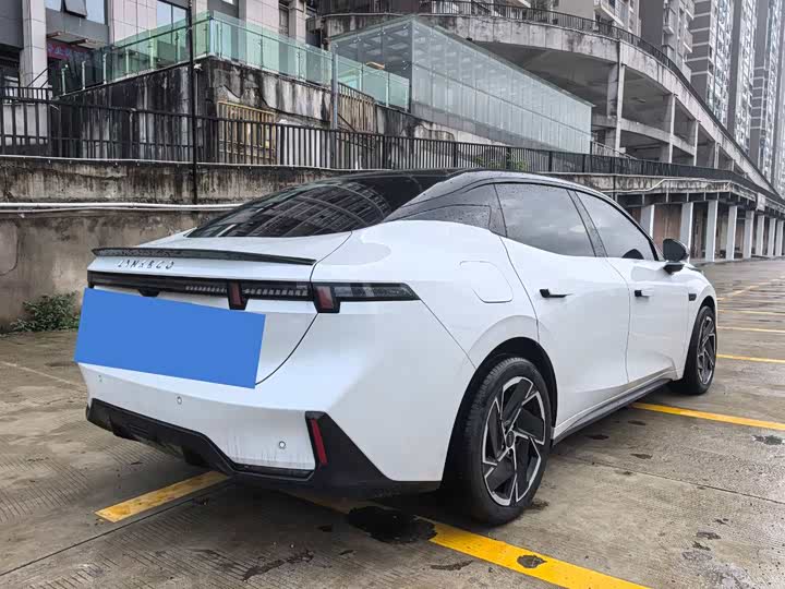Lynk & Co 07 EM-P Hybrid, 2024 — фото 5 из 9