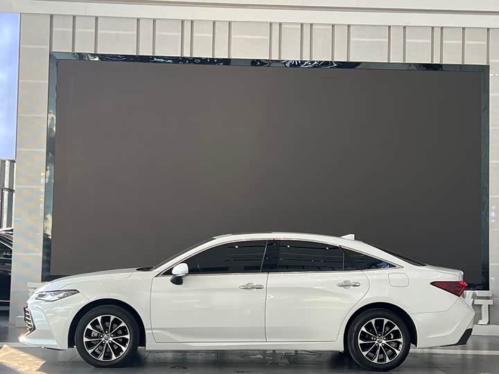 Toyota Avalon, 2023 — фото 4 из 9