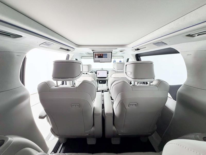Volvo EM90, 2023 — фото 8 из 10