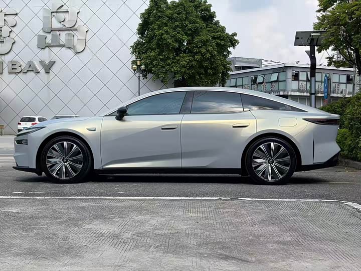 Toyota bZ7, 2026 — фото 4 из 9
