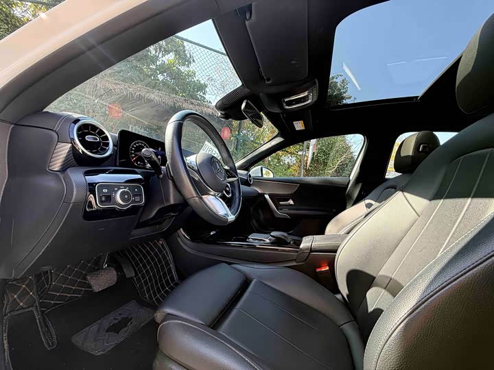 Mercedes-Benz A-Class, 2023 — фото 5 из 9