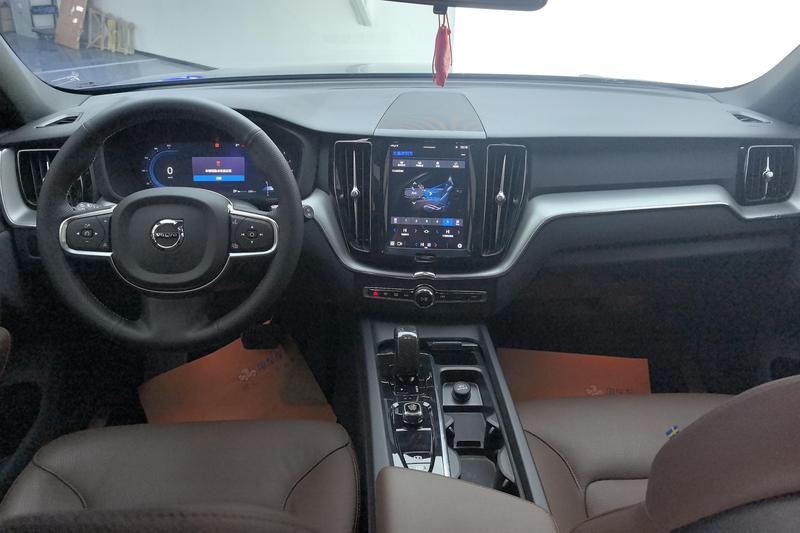 Volvo XC60, 2023 — фото 7 из 12