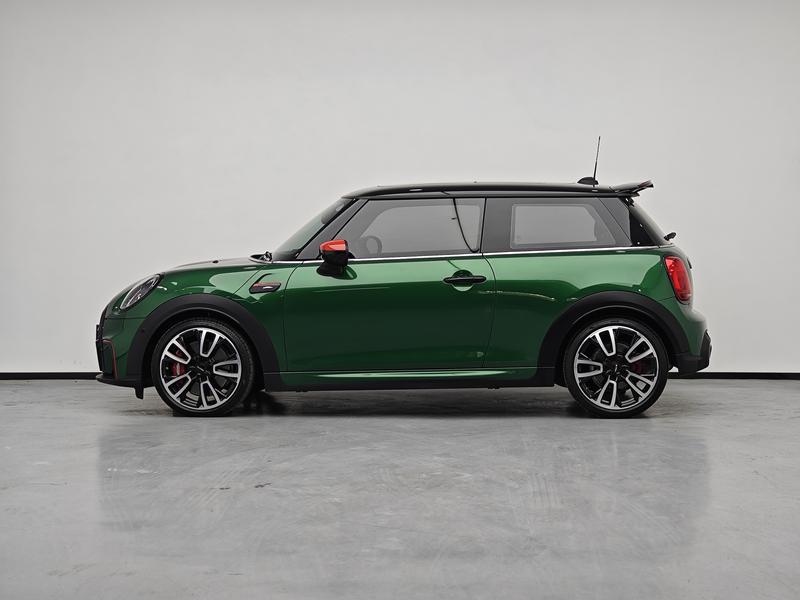Mini Mini JCW, 2023 — фото 4 из 12