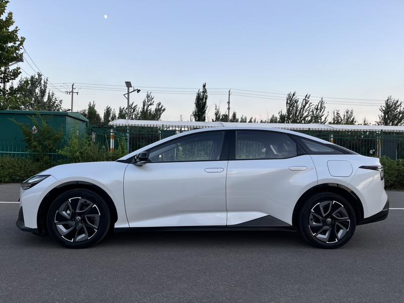 Toyota bZ3, 2025 — фото 4 из 12