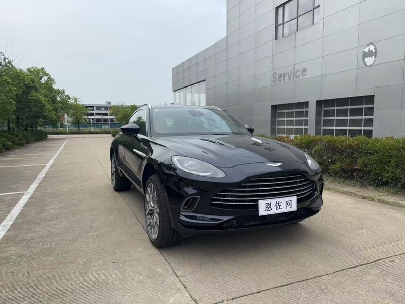 Aston Martin DBX, 2025 — фото 3 из 12