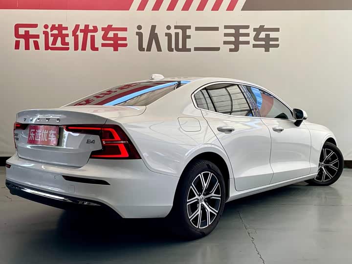Volvo S60, 2024 — фото 5 из 9