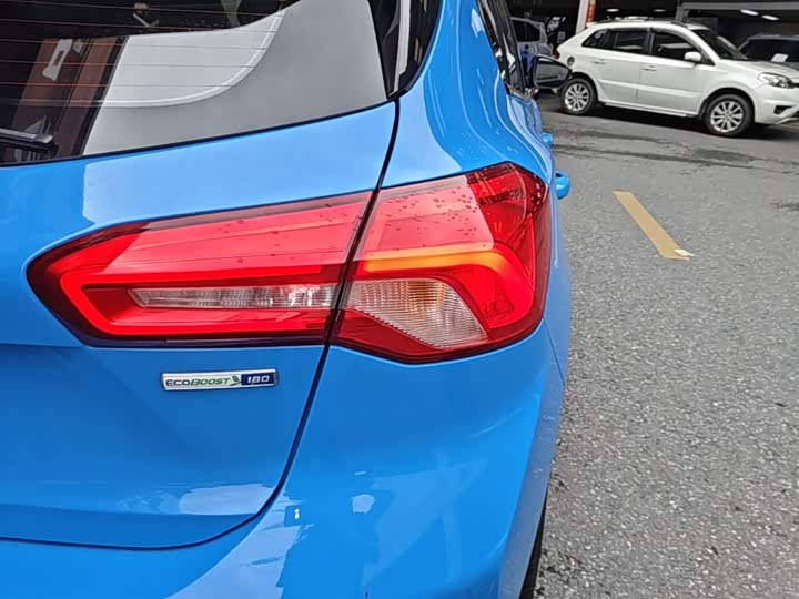 Ford Focus, 2023 — фото 8 из 9