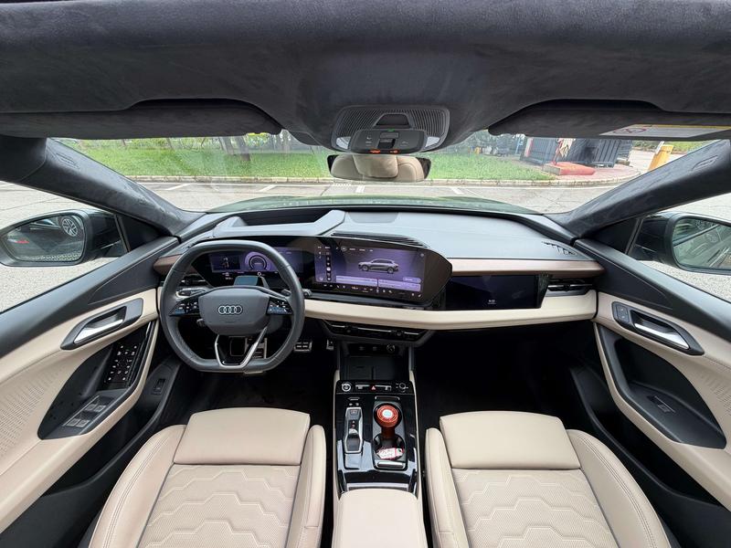 Audi Q6L e-tron, 2025 — фото 9 из 12