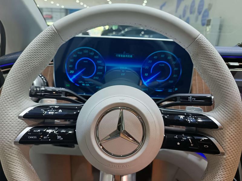 Mercedes-Benz EQE, 2025 — фото 7 из 12