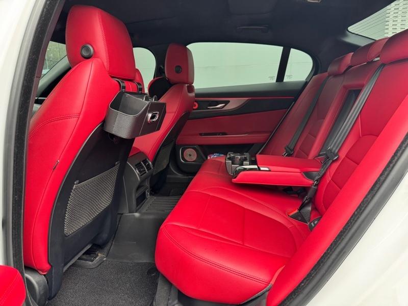 Jaguar XE L, 2023 — фото 12 из 12