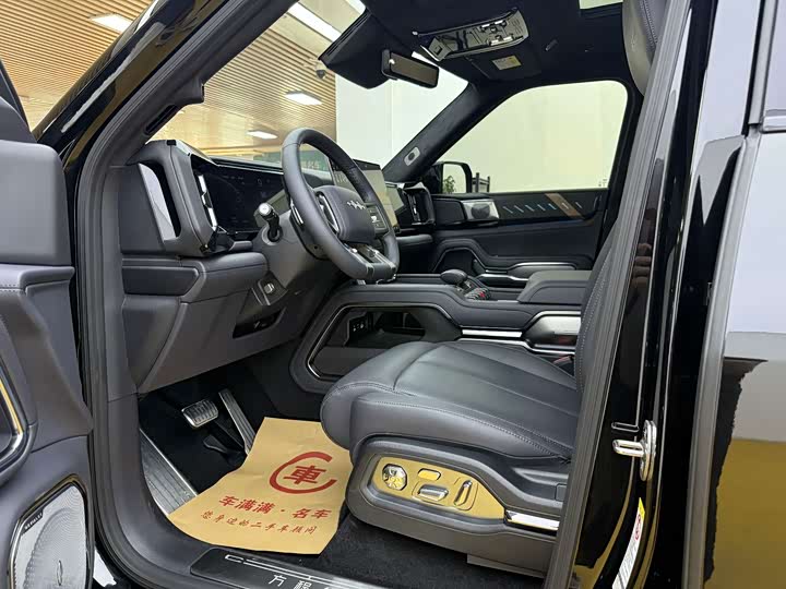 BYD FangChengBao Leopard 8, 2025 — фото 4 из 9