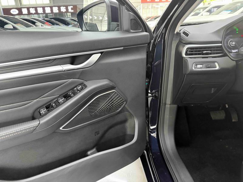 Geely Emgrand, 2023 — фото 7 из 12
