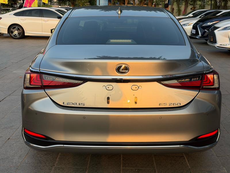 Lexus ES, 2021 — фото 5 из 10