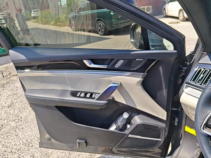 BYD Tang Hybrid/EV, 2022 — фото 7 из 9