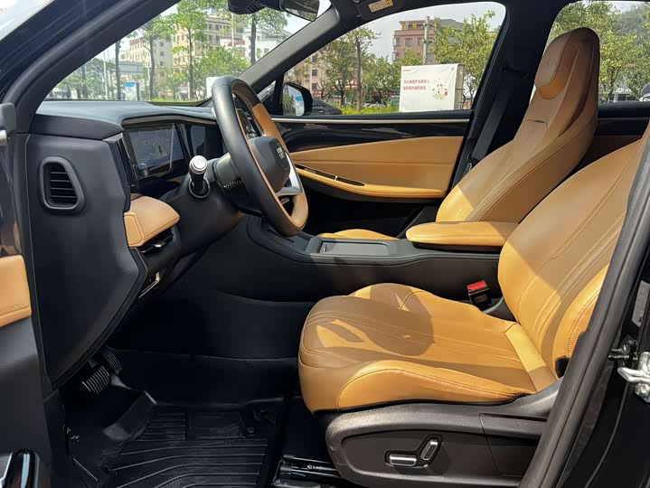 Geely Galaxy L7, 2024 — фото 4 из 9