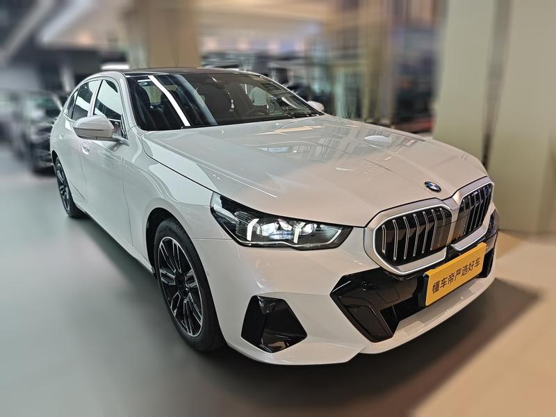 BMW 5 Series, 2025 — фото 3 из 12