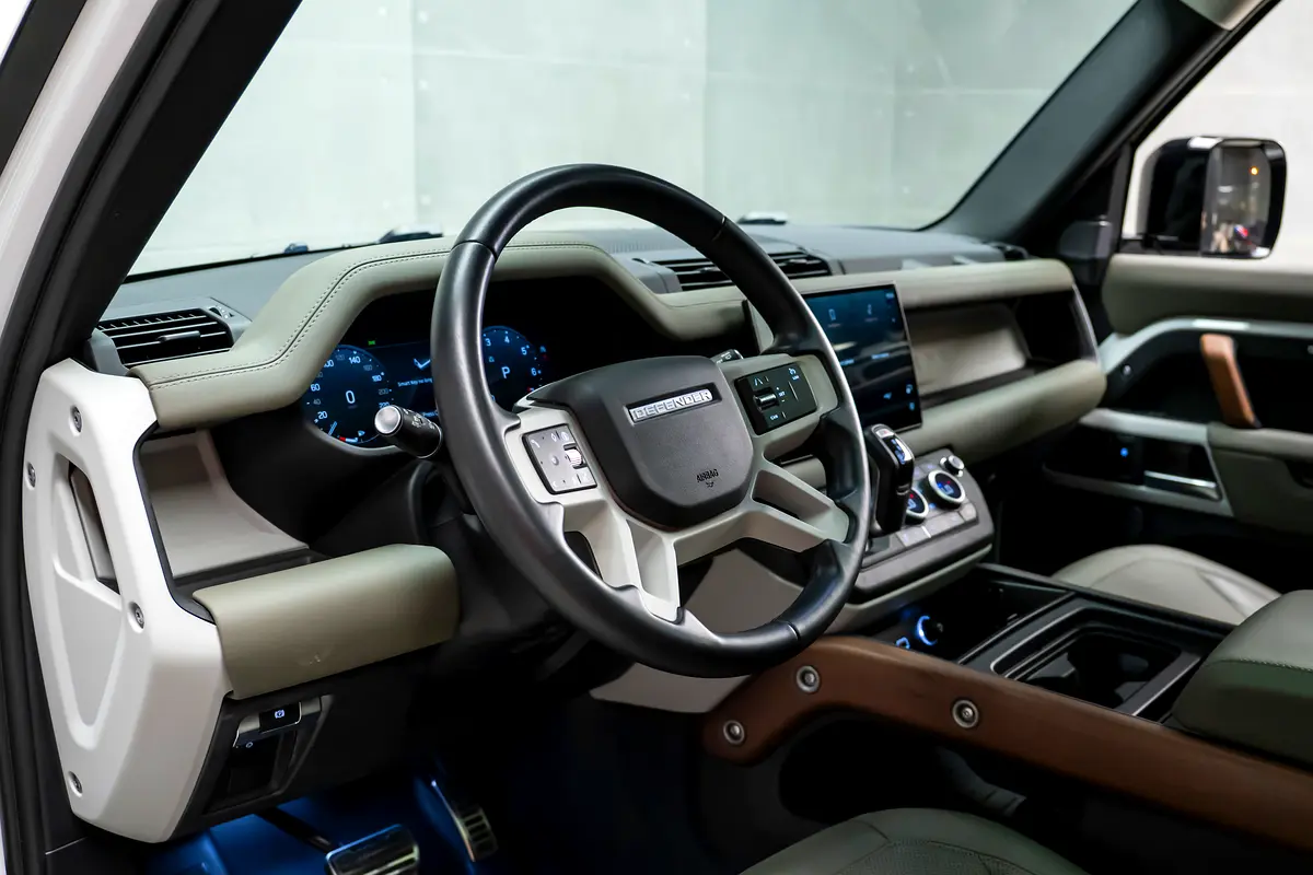 Land Rover Defender, 2024 — фото 8 из 10
