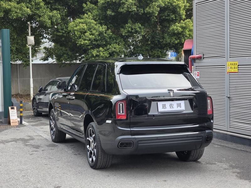 Rolls-Royce Cullinan, 2023 — фото 4 из 10