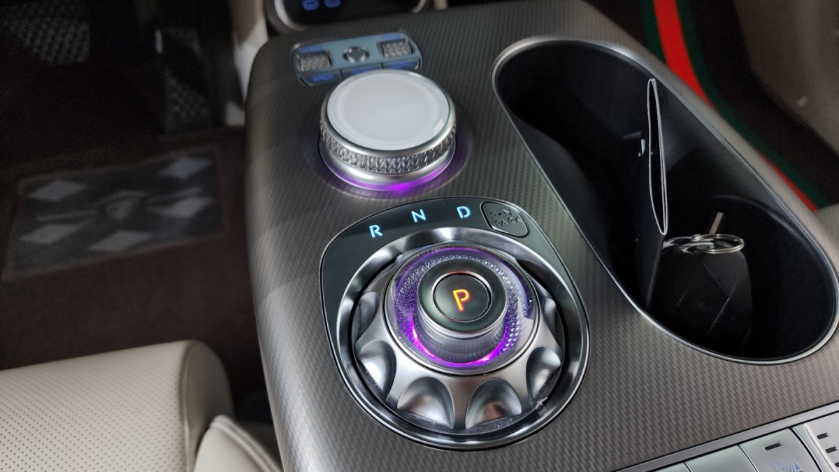 Genesis GV60, 2021 — фото 8 из 12