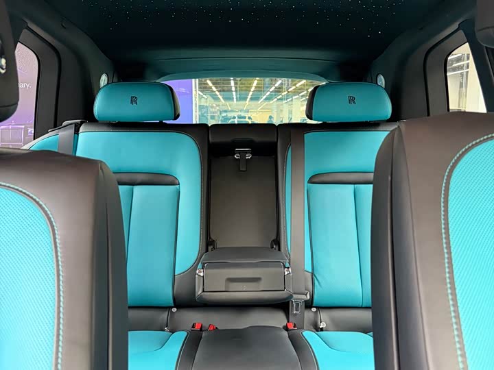 Rolls-Royce Cullinan, 2022 — фото 8 из 9