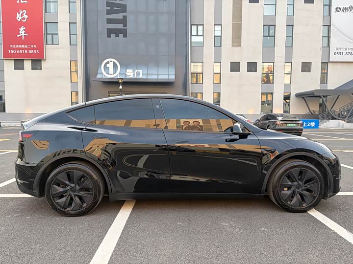 Tesla Model Y, 2023 — фото 7 из 9