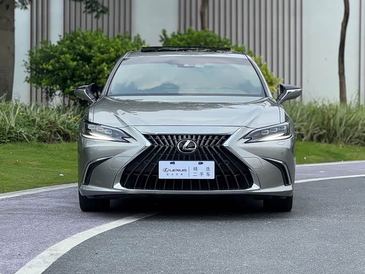 Lexus ES, 2022 — фото 2 из 9
