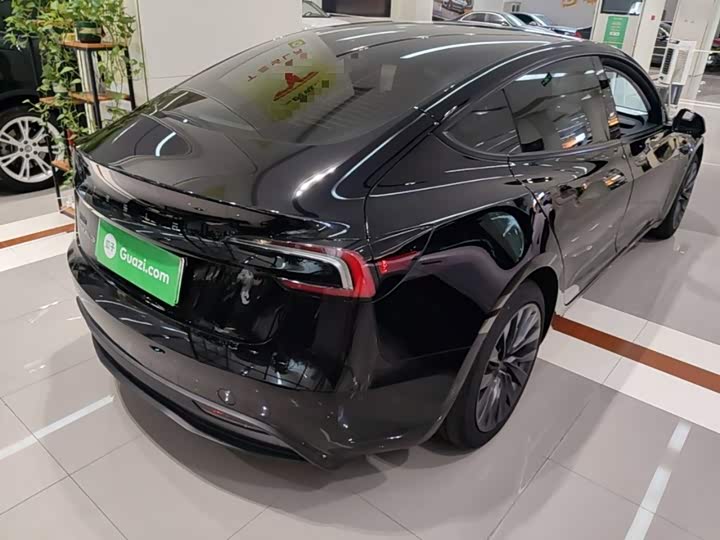 Tesla Model 3, 2025 — фото 7 из 9