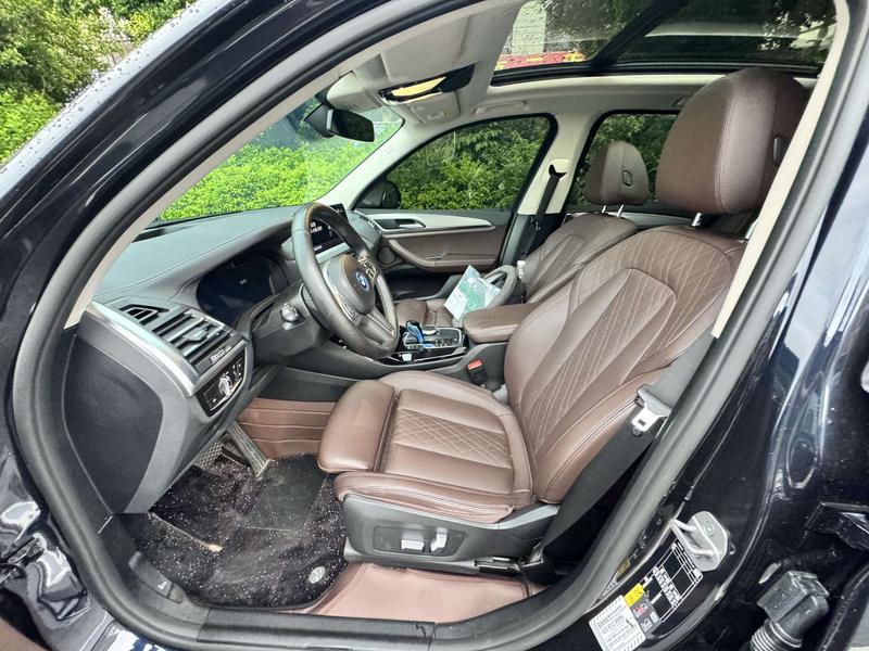 BMW iX3, 2022 — фото 8 из 10