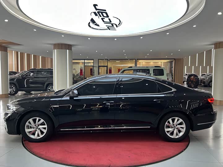 Volkswagen Passat Hybrid, 2025 — фото 8 из 9