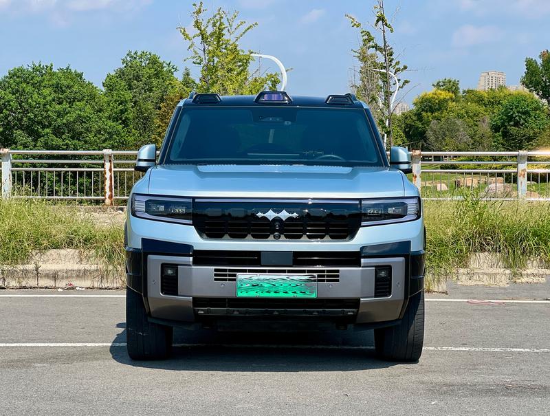 BYD FangChengBao Leopard 8, 2024 — фото 2 из 12
