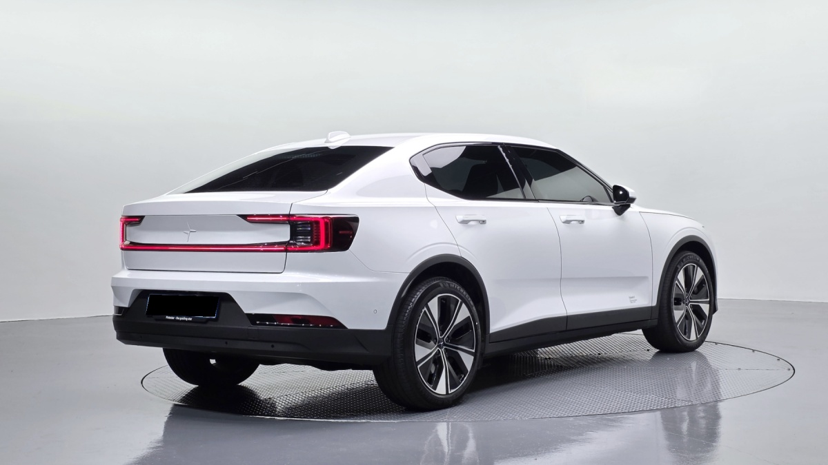 Polestar 2, 2022 — фото 2 из 12