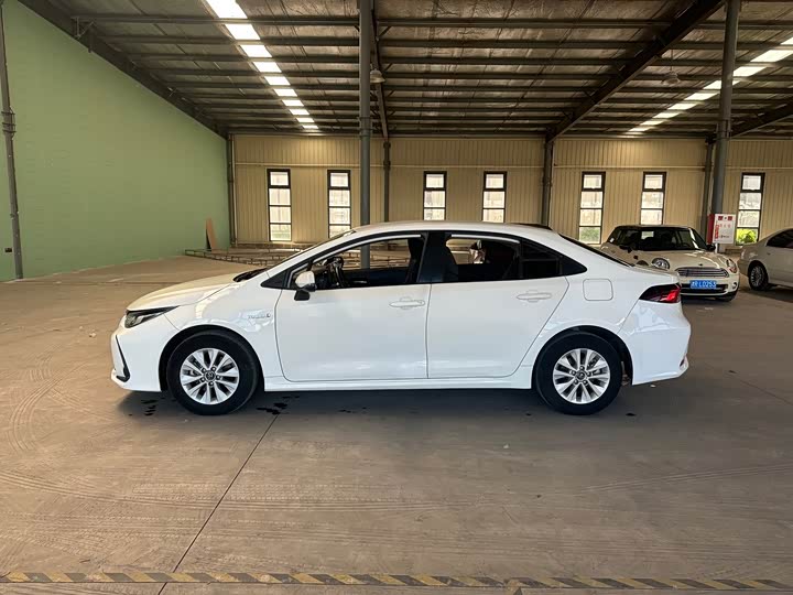 Toyota Corolla, 2022 — фото 8 из 9