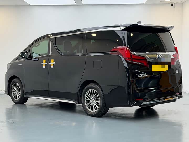 Toyota Alphard, 2022 — фото 6 из 9