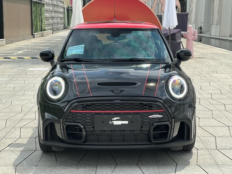 Mini Mini JCW, 2022 — фото 2 из 12