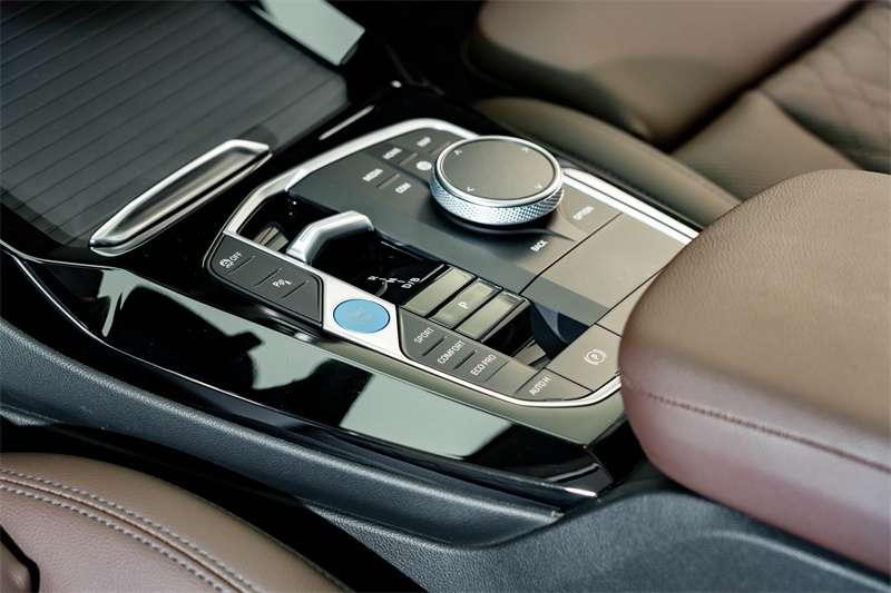 BMW iX3, 2023 — фото 9 из 12