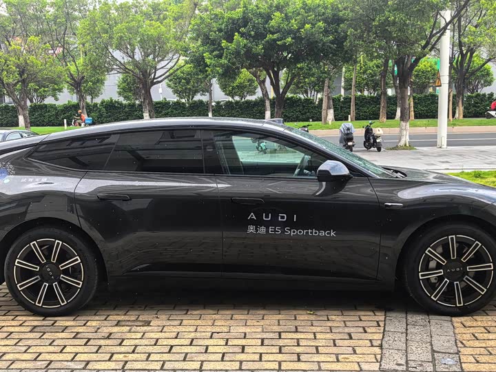Audi × SAIC E5 Sportback, 2025 — фото 4 из 9